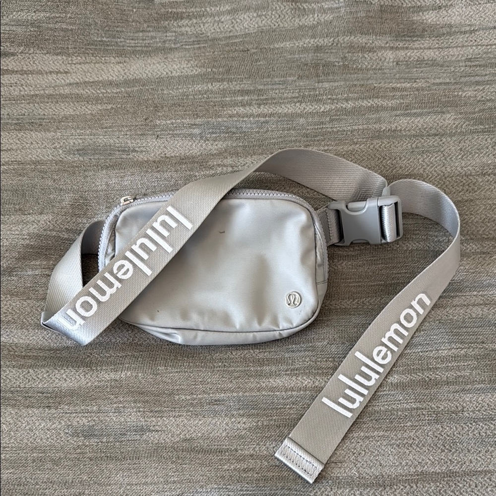 Lululemon Silver/Gray Belt Bag